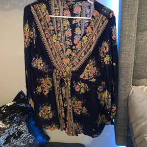 Flowy flower v neck tied waist blouse